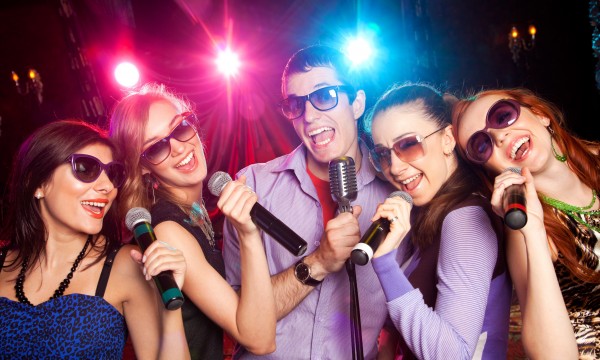 English Songs in Karaoke Places in Gangnam: What to Expect